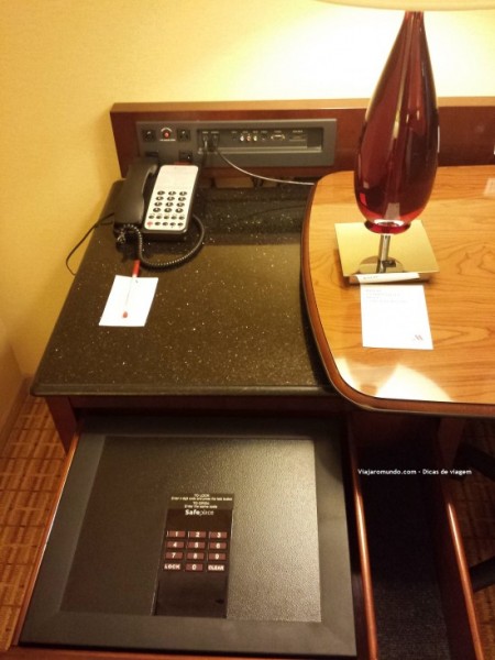 Cofre e telefone - Atlanta Airport Marriott Gateway