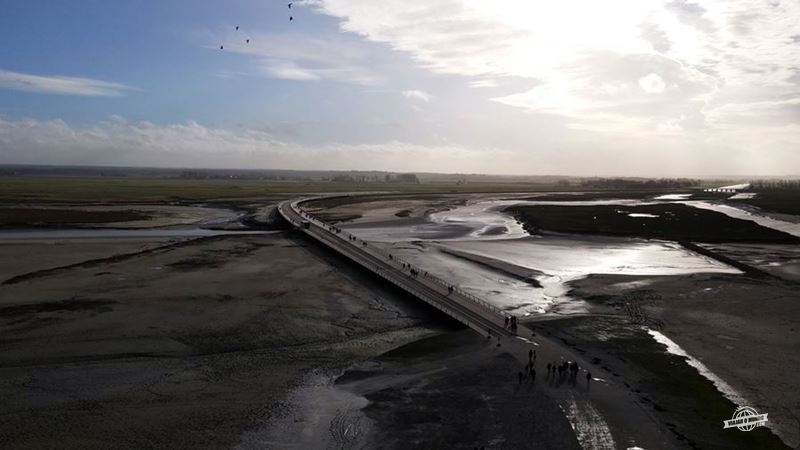 Ponte-passarela de acesso ao Monte Saint-Michel