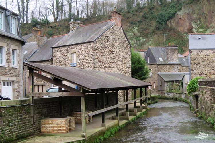 Fougères - Lavanderia no Rio Nançon