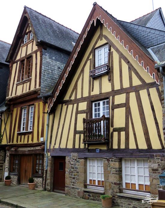 Fougères - bairro medieval / Place du Marchix