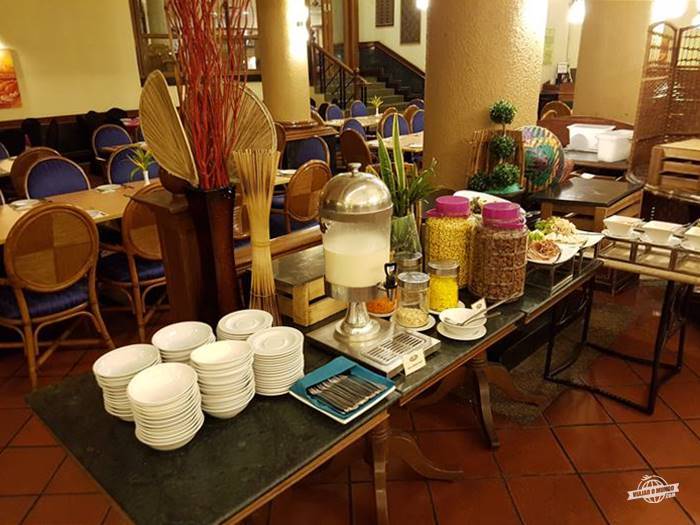 Café da manhã - Palm Garden Hotel