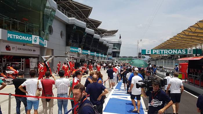 Pit Lane Walk - Bastidores da F1