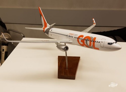 Boeing 737 na recepção do Gol Premium Lounge Doméstico do Aeroporto de Guarulhos