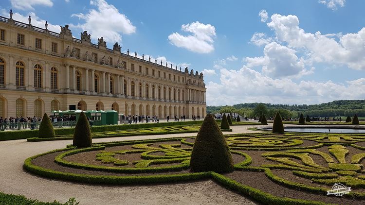 Vista externa do Palácio de Versailles - Jardins e Palácio de Versailles