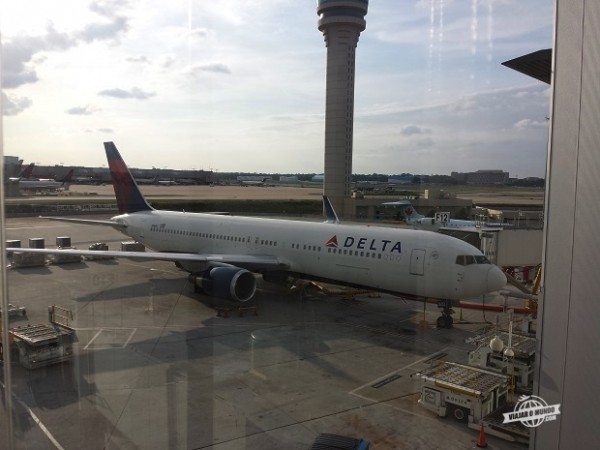 Vista para o pátio de aeronaves - Delta Sky Club no Aeroporto de Atlanta