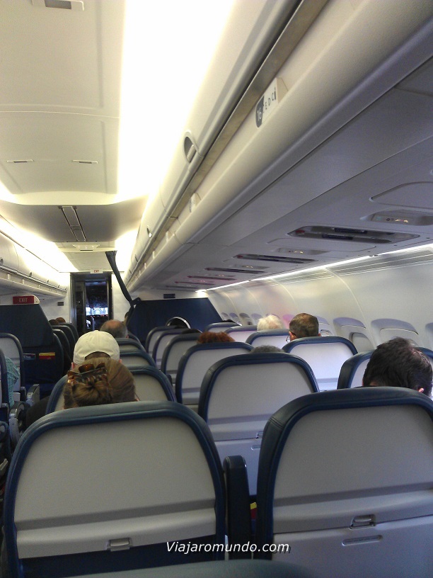 Parte dianteira da aeronave vista do meu assento