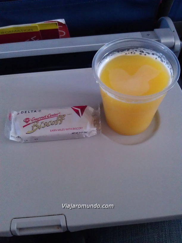 Lanche gratuito (bebida + snack)