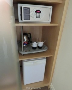 Cofre e frigobar