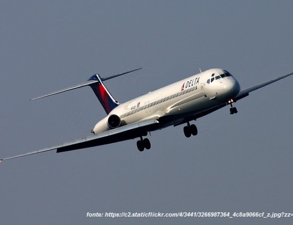 Como é voar na Primeira Classe do MD-88 da Delta