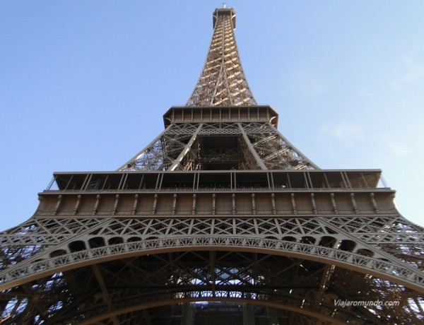 Tem passagem para Paris e quer desistir da viagem? Confira nosso post!