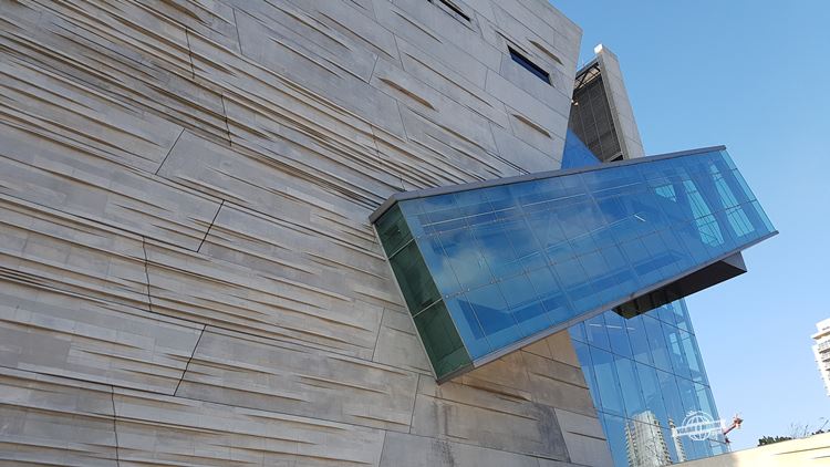 Escada rolante - Perot Museum