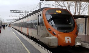 Como ir de trem do Aeroporto de Barcelona para a cidade