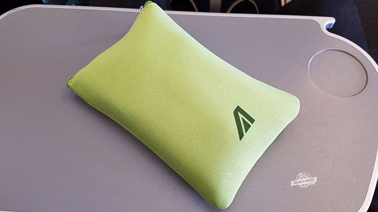 Amenity Kit da Premium Economy da Alitalia