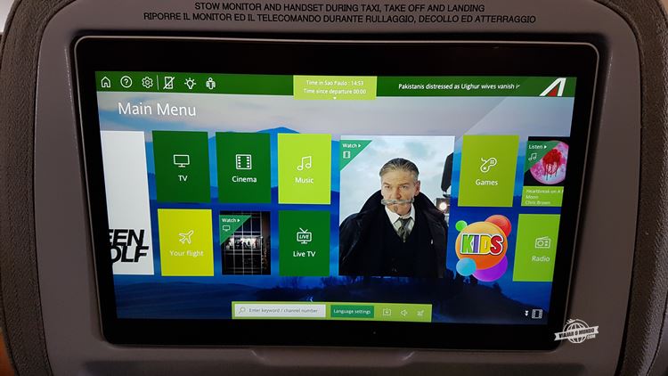 Tela do sistema de entretenimento - Premium Economy da Alitalia