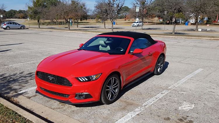 Mustang Conversível vermelho! Alugando um Mustang conversível nos EUA