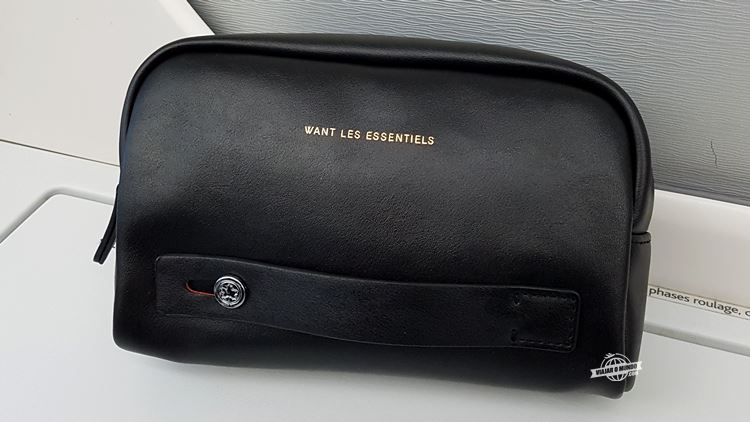 Amenity kit WANT Les Essentiels com produtos da Vitruvi