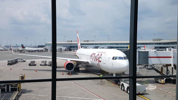 Boeing 767-300 da Air Canada Rouge em Toronto. Blog Viajar o Mundo