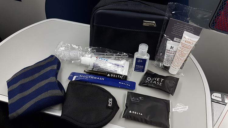 Amenity kit do voo Rio - Atlanta. Blog Viajar o Mundo