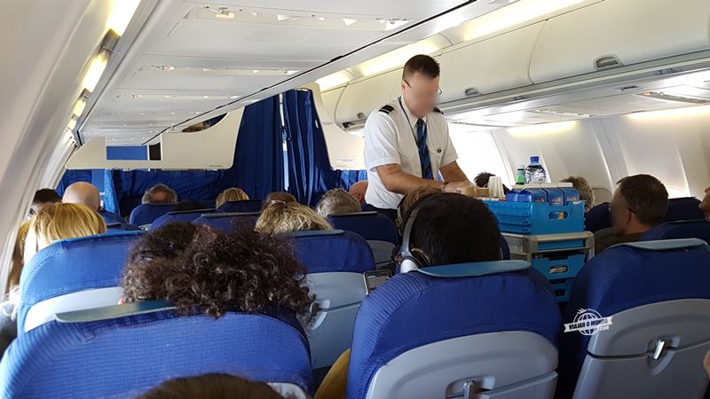 Serviço de bordo- Classe Econômica do 737 da KLM. Blog Viajar o Mundo