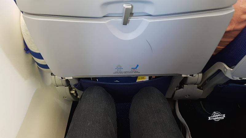 Espaço para as pernas - Classe Econômica do 737 da KLM. Blog Viajar o Mundo