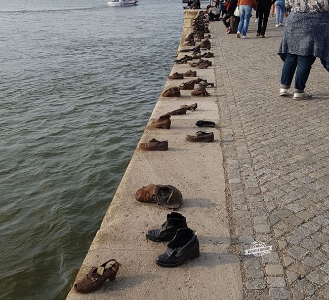 Sapatos à Beira do Danúbio. O que fazer em Budapeste. Blog Viajar o Mundo.