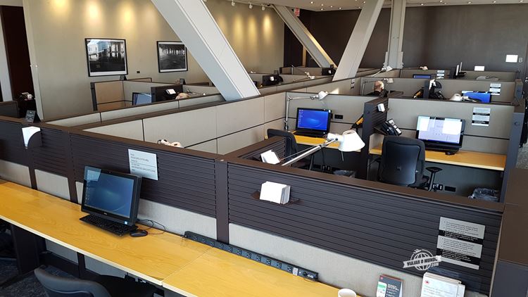 Business Center - Sala VIP Maple Leaf Doméstica da Air Canada em Toronto. Blog Viajar o Mundo.